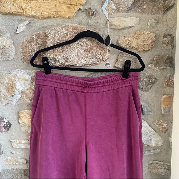 Lululemon Athletica Softstreme High-Rise Pant - Picture 5 of 13